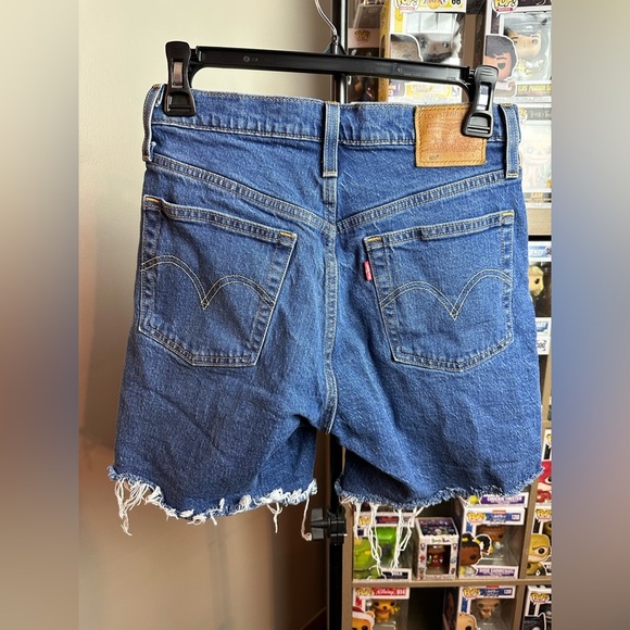 Women’s LEVI Denim Jean Shorts 26W - Picture 7 of 12